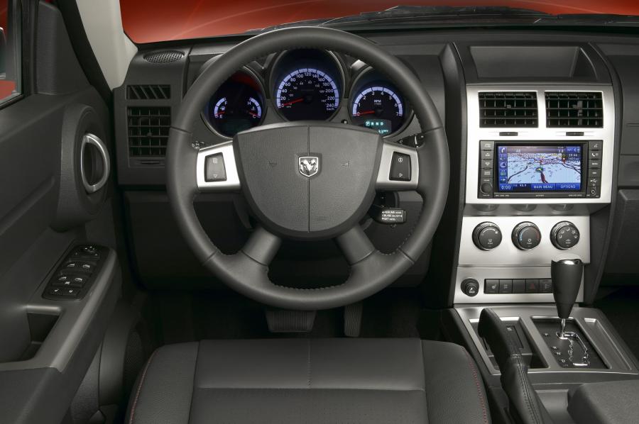  Dodge Nitro 2007 года  (фото 41 из 152)